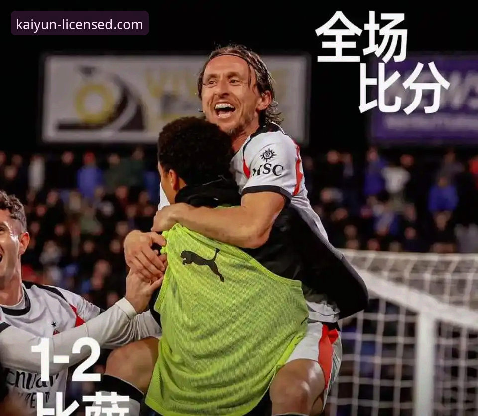 开云体育安卓版攻略 卫冕冠军的隐痛与球迷的窗口:帕尼切利伤退世界杯 vs 开云体育平台的信息价值